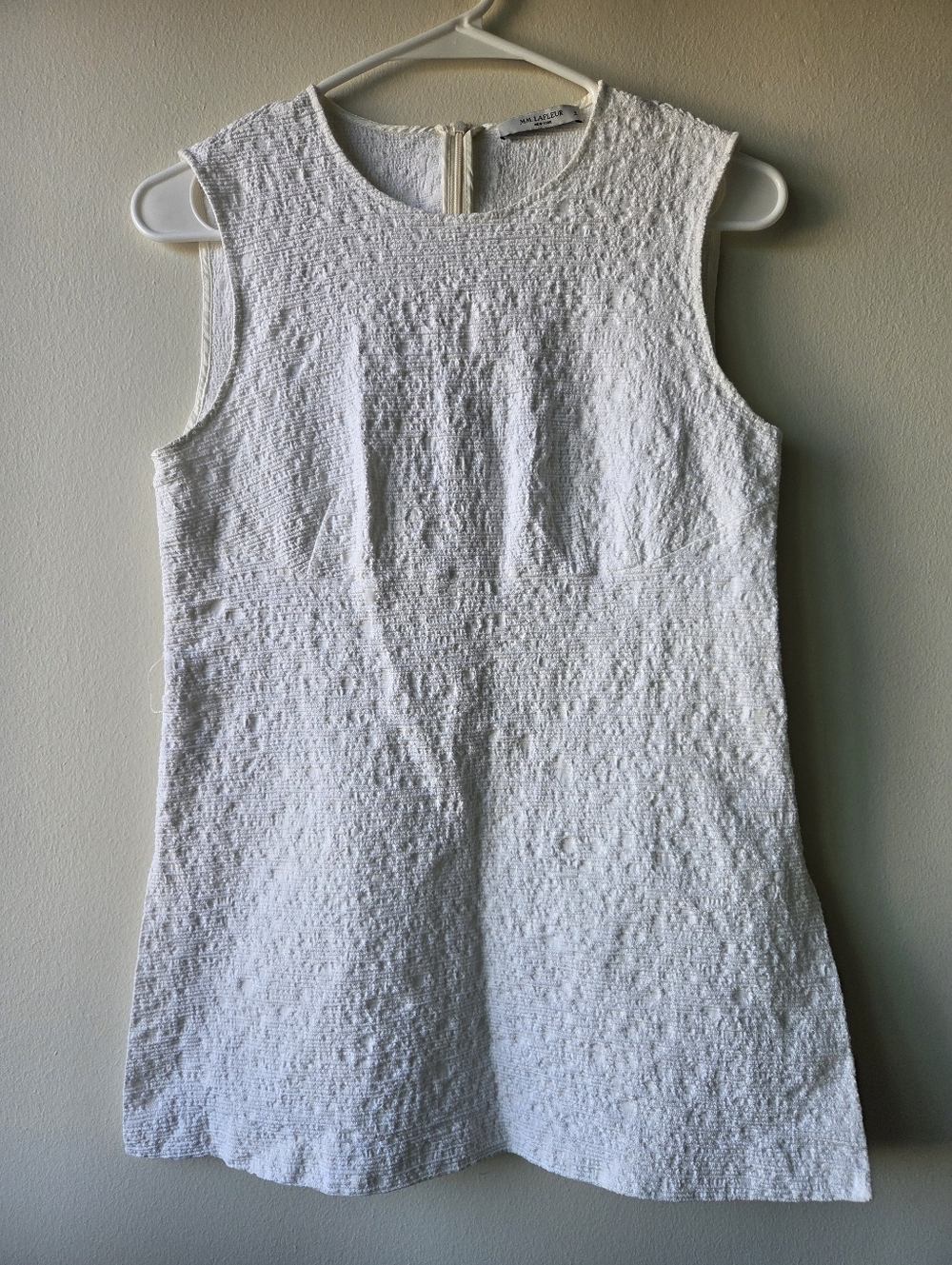 MM. Lafleur White Textured Sleeveless Top Size 6